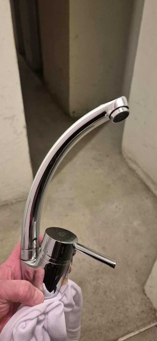 Продавам смесител за мивка Iна nter Ceramic