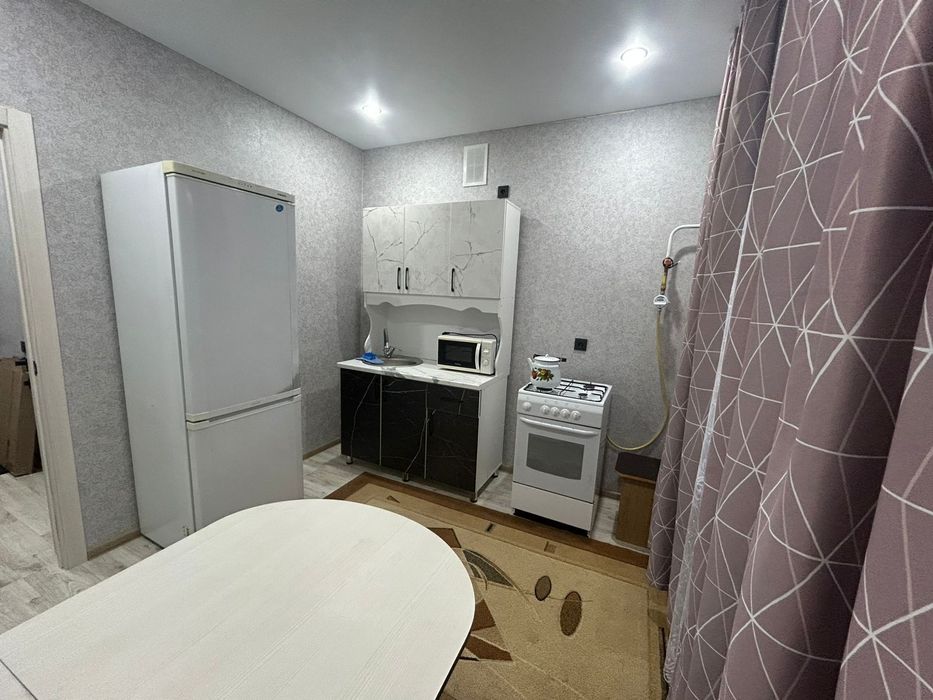 Подселение девушке