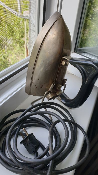 Продам утюг 1963гв.