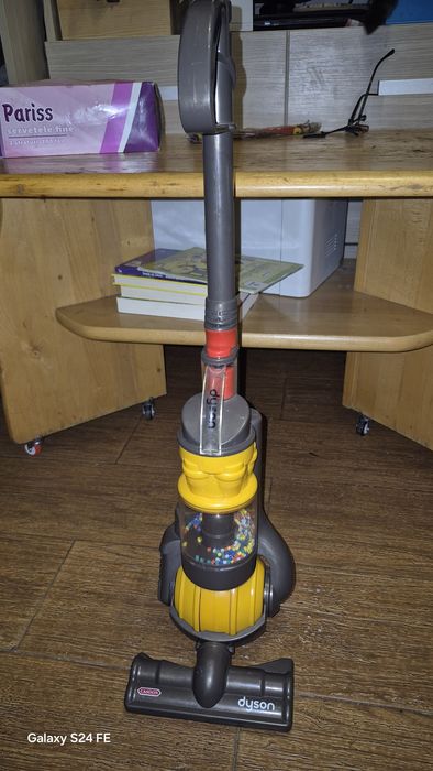 Aspirator dyson copiii