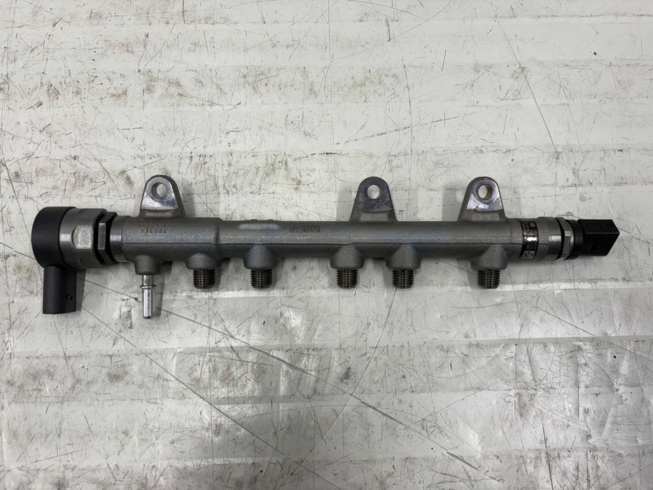 Рейл за БМВ Ф40 Ф44 Ф45 Г30 Ф48 Ф39 BMW F40 F44 F45 G30 F48 F39 - B47