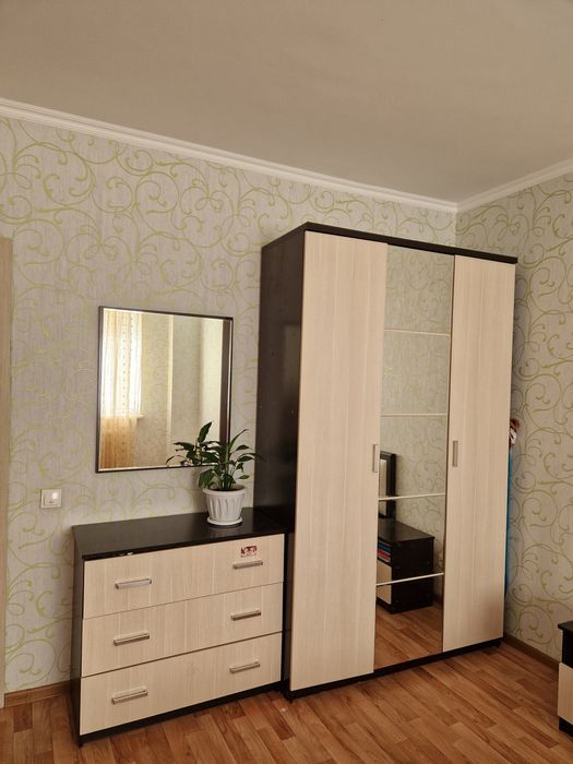 Продается спальный гарнитур