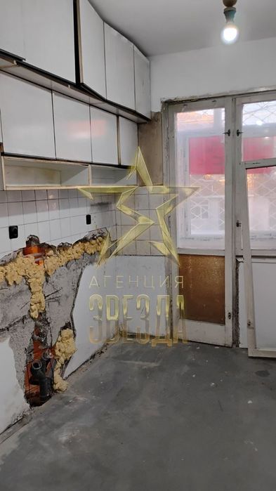 Продава се Тристаен апартамент в Пловдив, Изгрев - 82 кв.м за 879 €/кв.м - Снимка #2