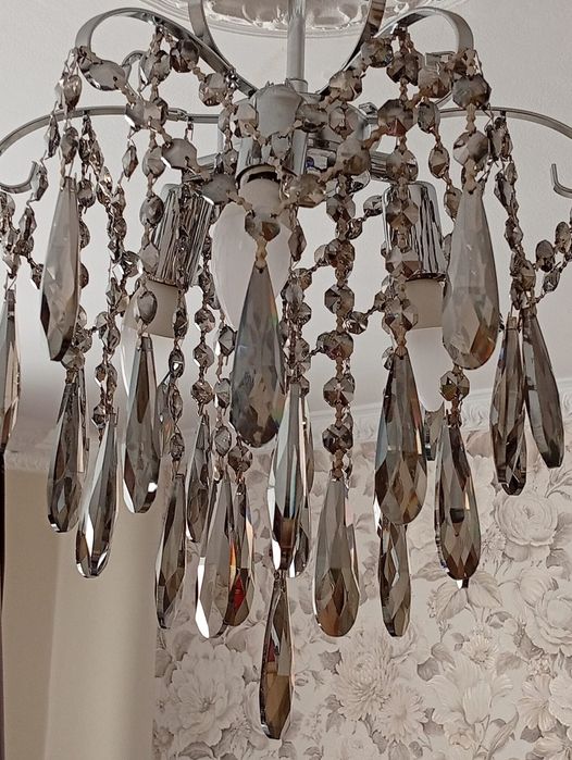 Продам люстру хрустальную