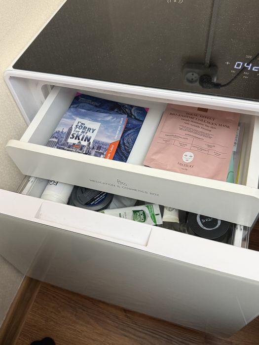 Продаю мини-холодильник Hofmann MR-30WH (использовали для косметики)