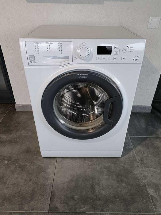 Masina de spalat rufe Ariston 1200 rpm program scurt de spalare