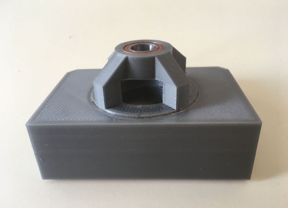 Sablon mobila din plastic dur gri pentru balamale 35mm model 1.0