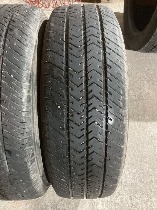 Гуми за бус 225-70-15 С