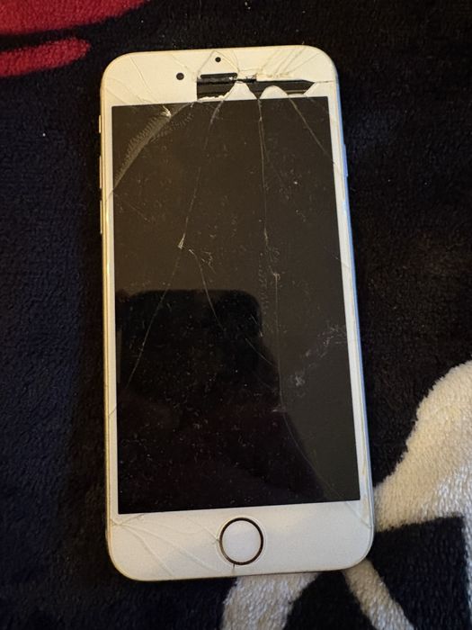 Iphone 6s display ul este spart