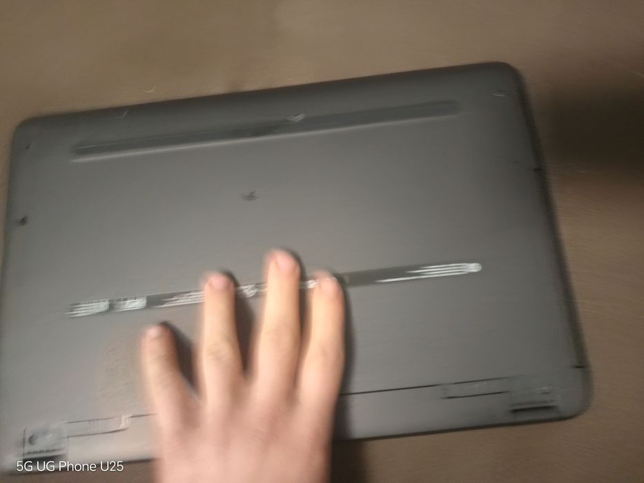 Продавам лаптоп hp