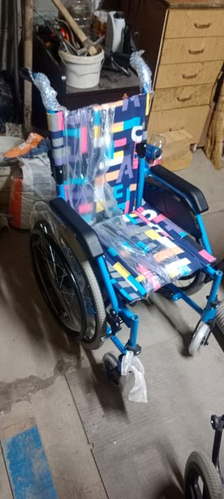 Продам инвалидную коляску