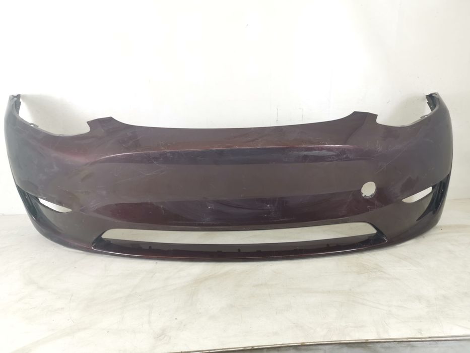 Предна броня Tesla Model Y Оригинална В добро състояние Tesla Model Y