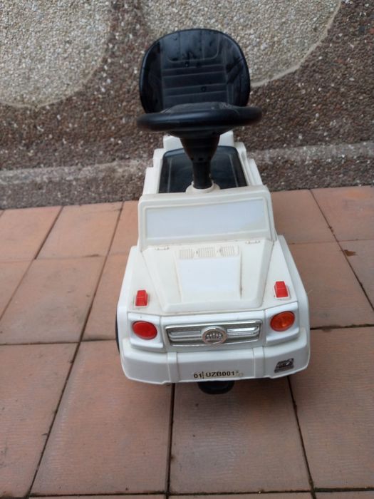 Детская машинка толокар