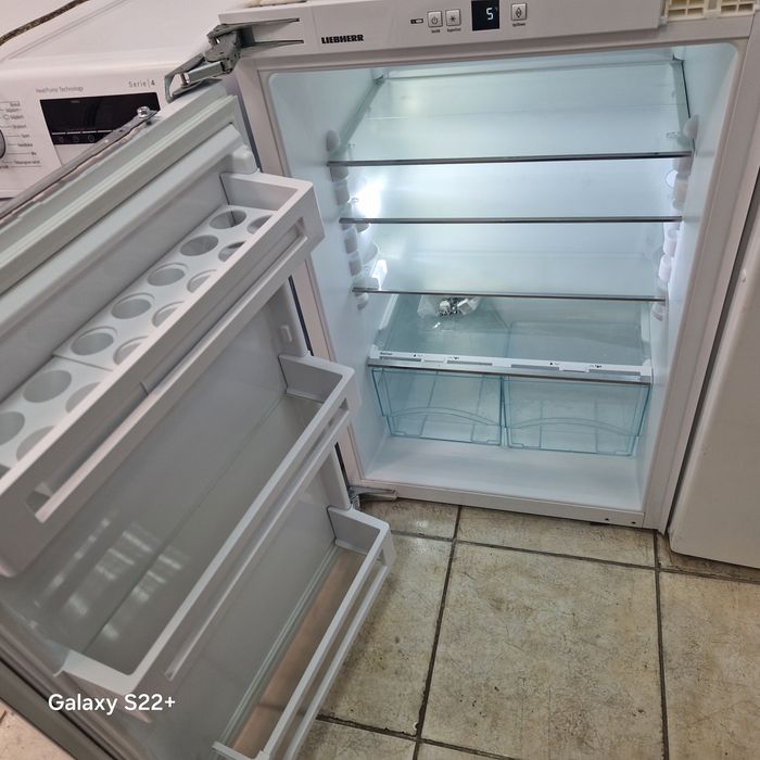 Хладилник за вграждане 87см. LIEBHERR