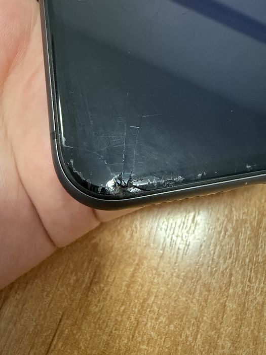 Продаю Iphone 11 черный 128 гб