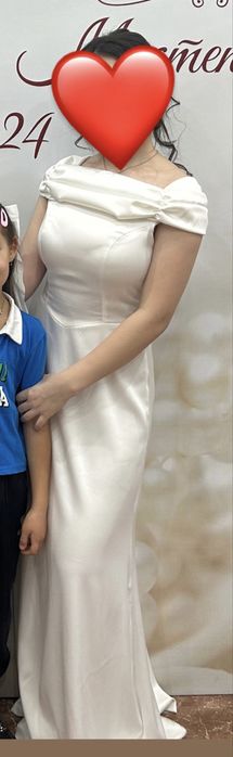 Платье белое,длинное