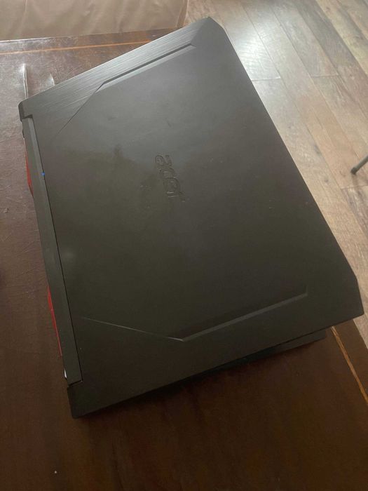 Acer nitro 5  RTX 3050Ti ram 8 ssd 256