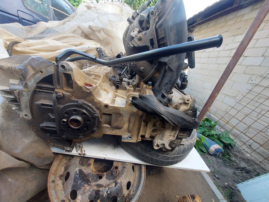 Двигатель  бмв м 54 б 25 ту