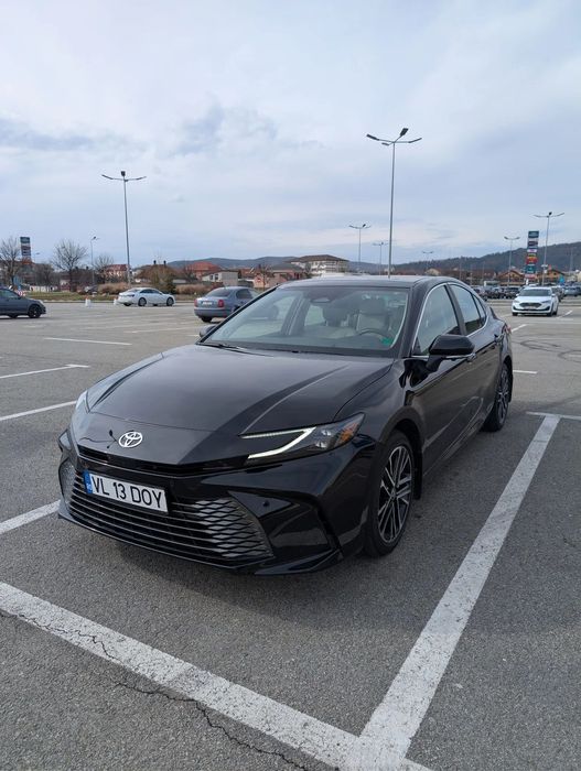 Toyota Camry XLE/233 Hp/AWD/360°/Head Up/Pano/Hybrid