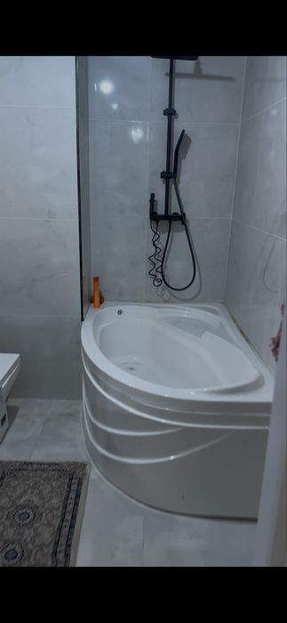 Yangi domda 5 etajli domni 5 etajida urganch sitidia sotiladi