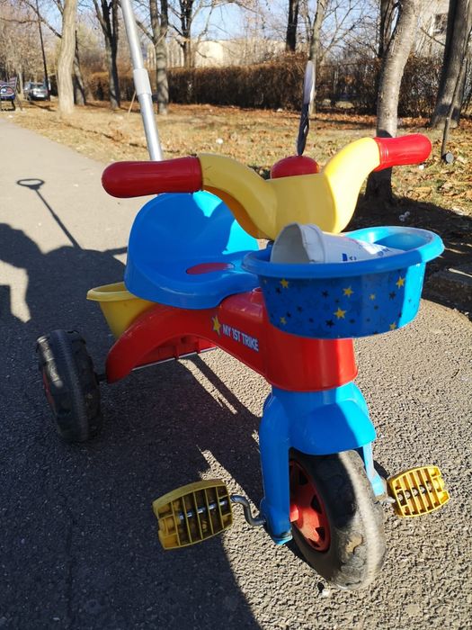 Tricicleta copii cu sistem ghidare + cadou jucarie locomotiva