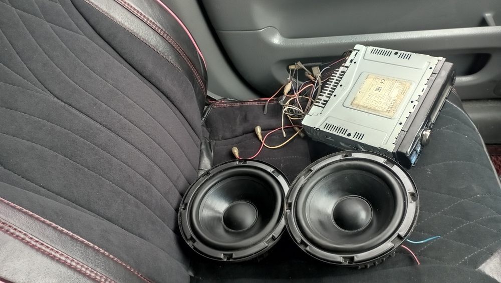 Магнитола Алпайн с колонками Урал