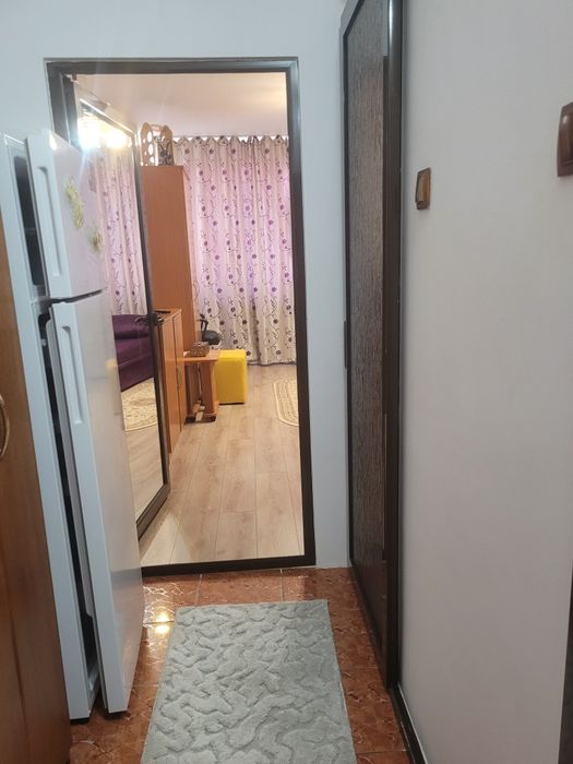 Închiriez garsonieră