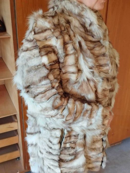 Продавам кожено палто - сребърна лисица