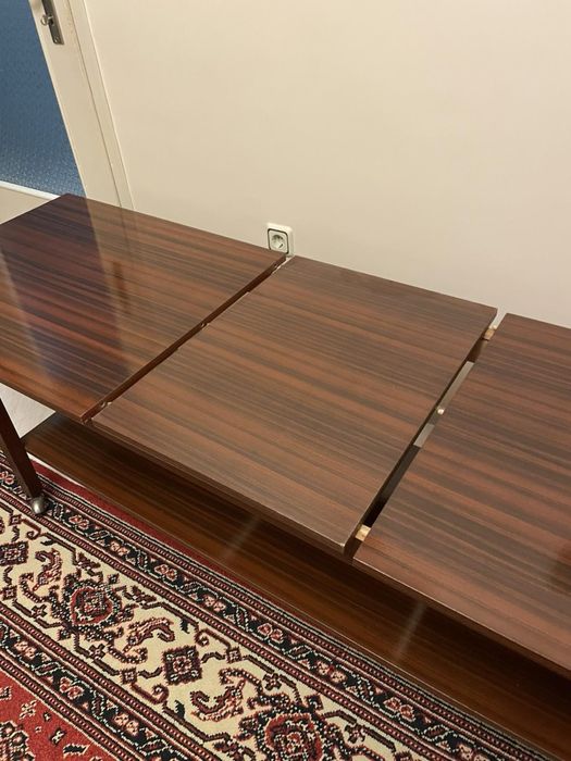 Холна разтегателна маса