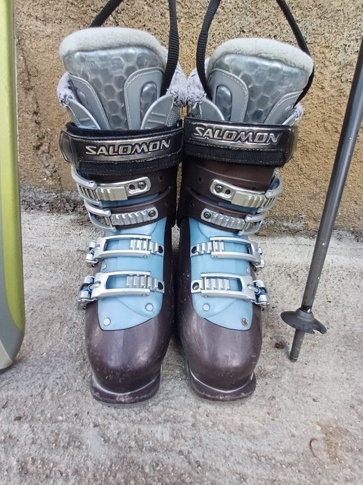 Ски, ски обувки и щеки