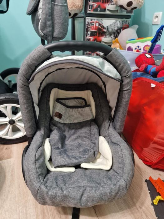 Бебешка количка Lorelli mia-сива 3в1 въздушни гуми