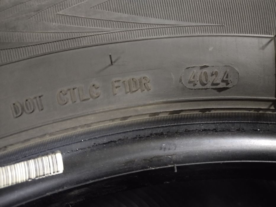 Шины зимние 235/60/18