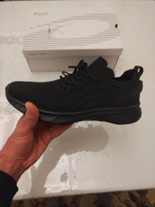 Кроссовки новый размер 43