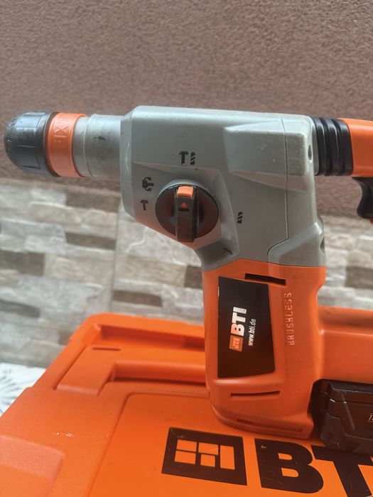 акумулаторен безчетков перфоратор на BTI