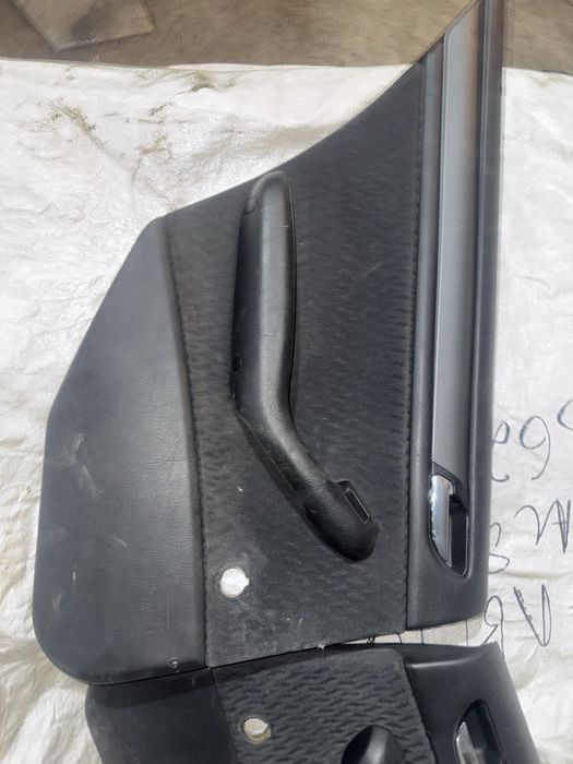 Дверные обшивки бмв е46 дорест в отличном состоянии