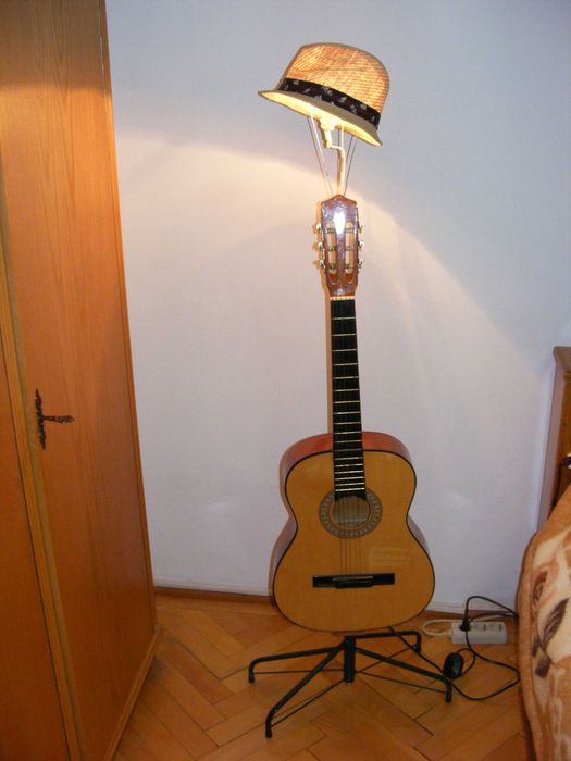 Chitară veioză, anii 70