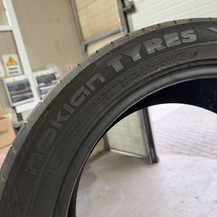 275/45/21 Vara Nokian 2 buc