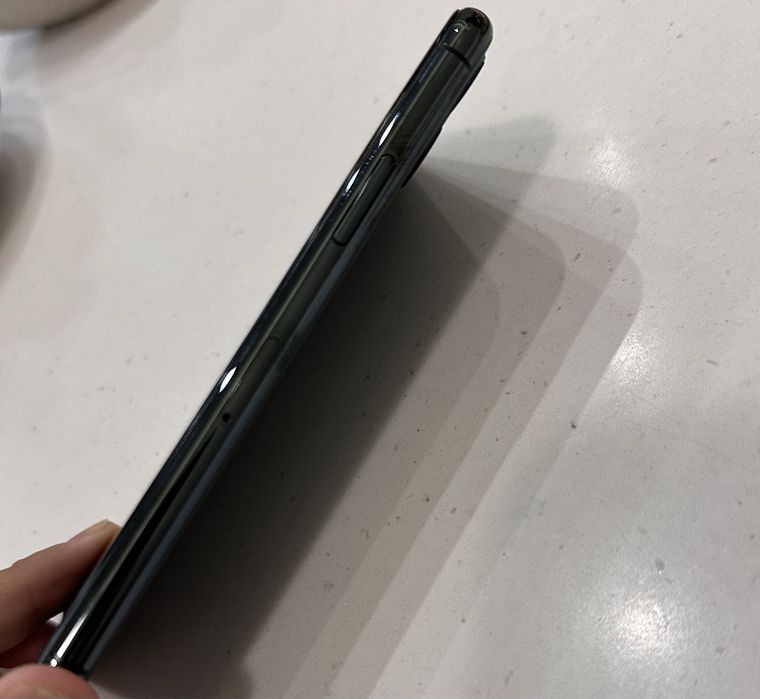 Iphone 11 pro  память 256 гб идеальное состояние