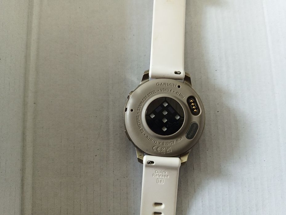 Vând Garmin Venu 4 41mm