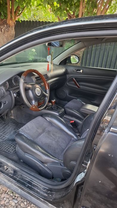 Vând Ww Passat b5.5 2005, masina este într-o stare bună de funcționare, este motorul de 1.9 tdi ,131  cp 4 ×4 6 trepte