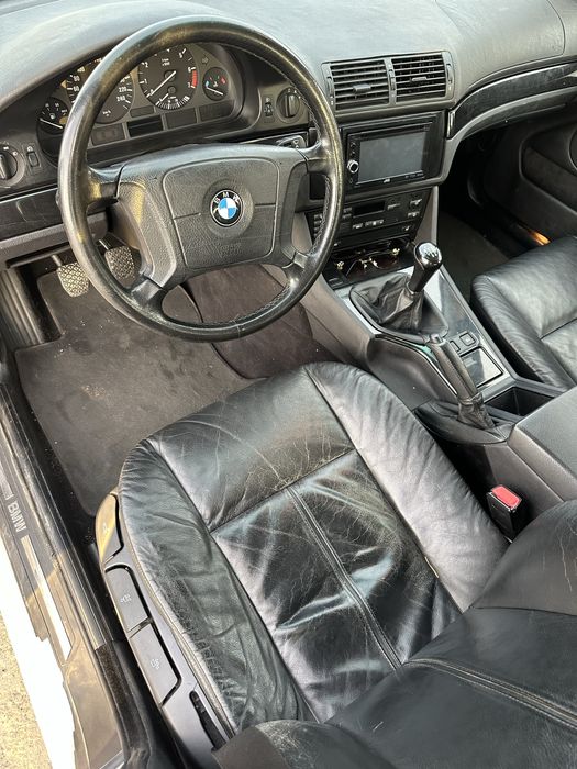 Vand sau Schimb BMW E39 525i benzina !!