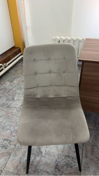 Стулья офисные есть 6 шт