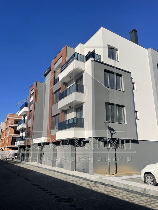 Продава се Тристаен апартамент в Пловдив, Христо Смирненски - 109 кв.м за 1651 €/кв.м - Снимка #1