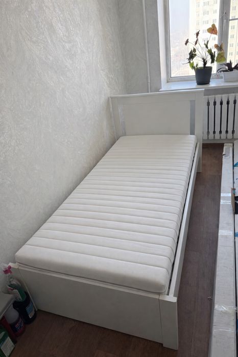 Продам кровать Ikea