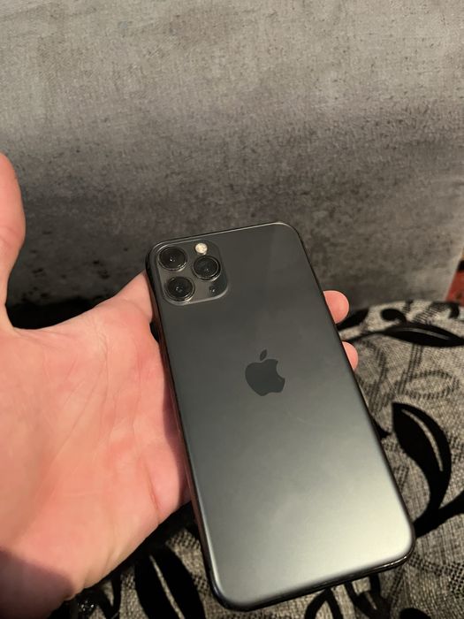 Продам Айфон 11 про