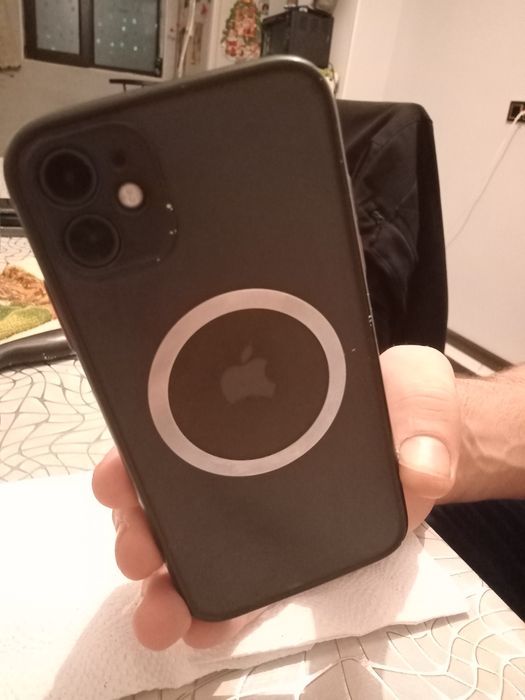 IPhone 11 с гарантией