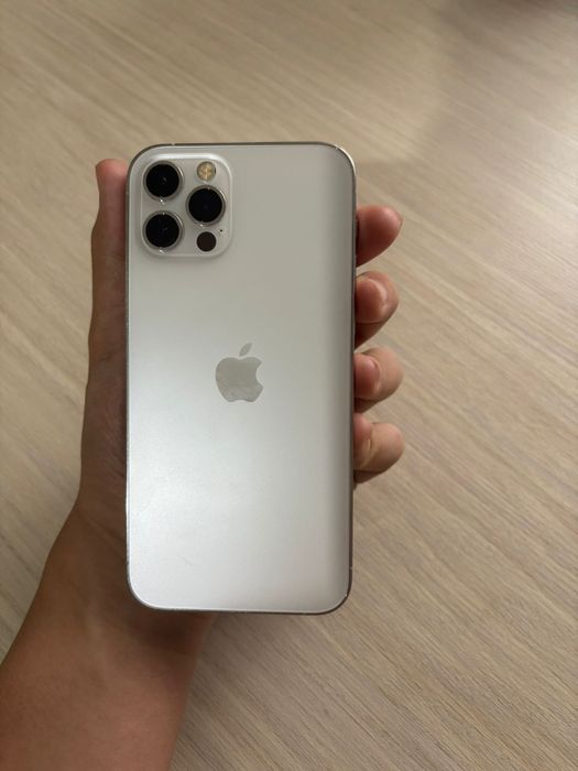 IPhone 12 pro 128 Gb белый