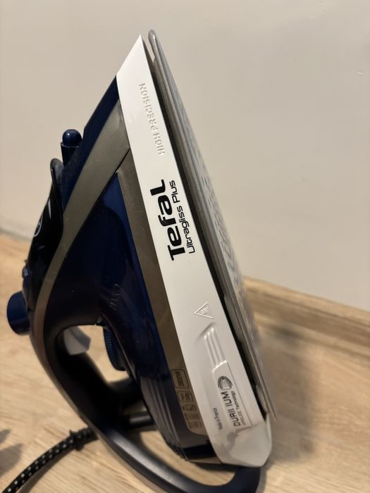 Ютия TEFAL FV6812E0 2800.0W (напълно запазена)