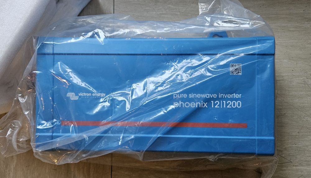 Чисто Нов Инвертор Victron 12v-250w