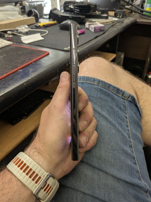 Vând Samsung S23 Ultra impecabil